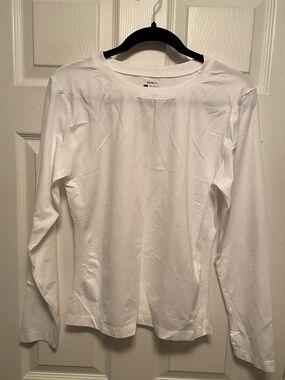 VKTBCTI Women’s White Slim Fit Long Sleeve Top…size 2XL